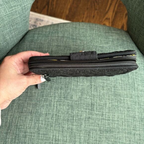 Vera Bradley Quilted Turn Lock RFID Clutch/Wallet in Black excellent used cond.! - Picture 4 of 8